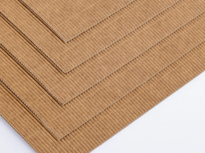 kartonnen scheidingswand / plaat 1200x800mm 450g/m2 dubbelgolf bruin