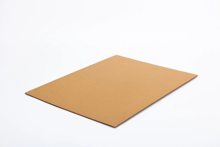 kartonnen scheidingswand / plaat 800x600mm 590g/m2 dubbelgolf bruin