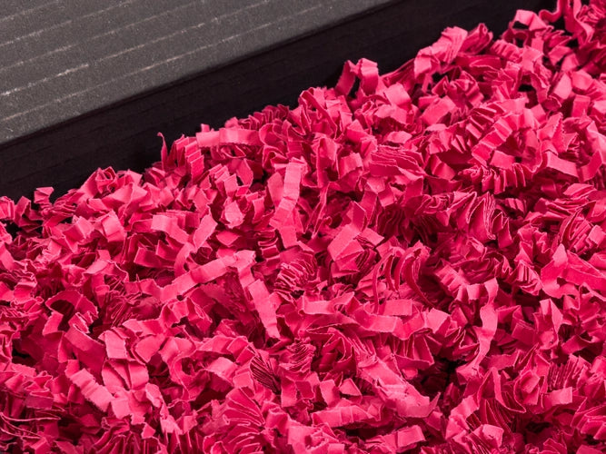 Vulmateriaal voor pakketten BASIC papierowy ecologisch decoratief wiórki Roze - Karton 1kg - 4 dozen