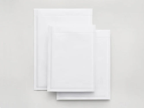 Witte bubbel enveloppen C13 SILVER 165x225mm
