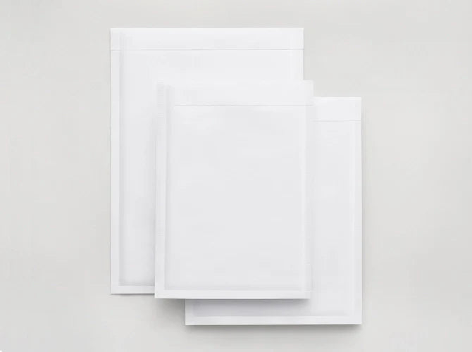 Witte bubbel enveloppen C13 SILVER 165x225mm